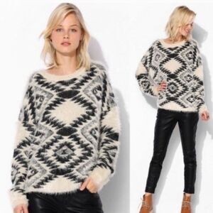 Staring at Stars Black and White Aztec Print Fuzzy Soft Pullover Sweater Women S